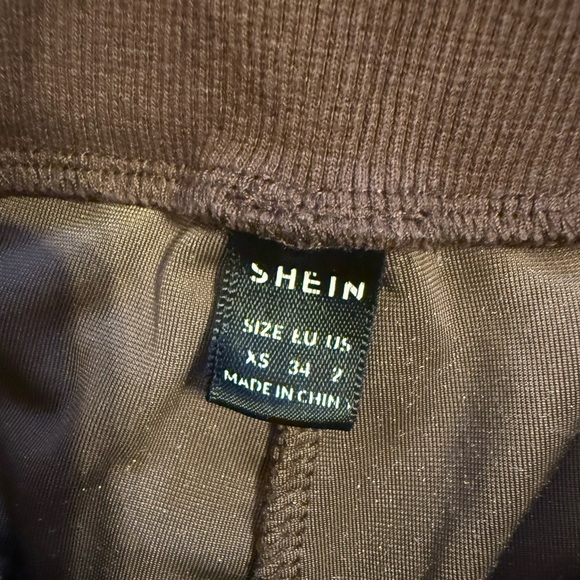 🧡 5 for $25 🧡 Brown Velour cropped Pants - Picture 2 of 3